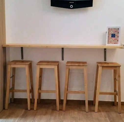 D.ana Πανσιόν *